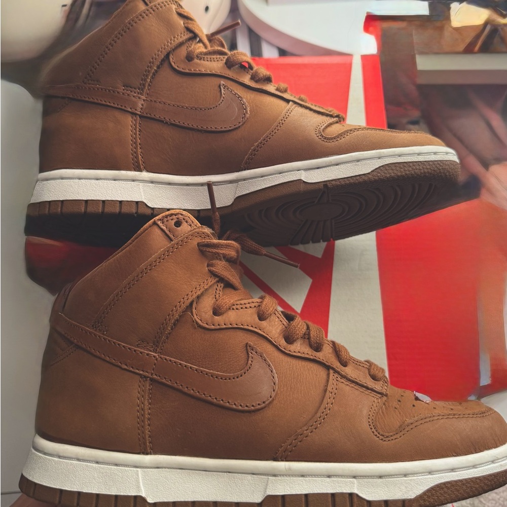 Like new Nike Dunk High Pecan/White with box.